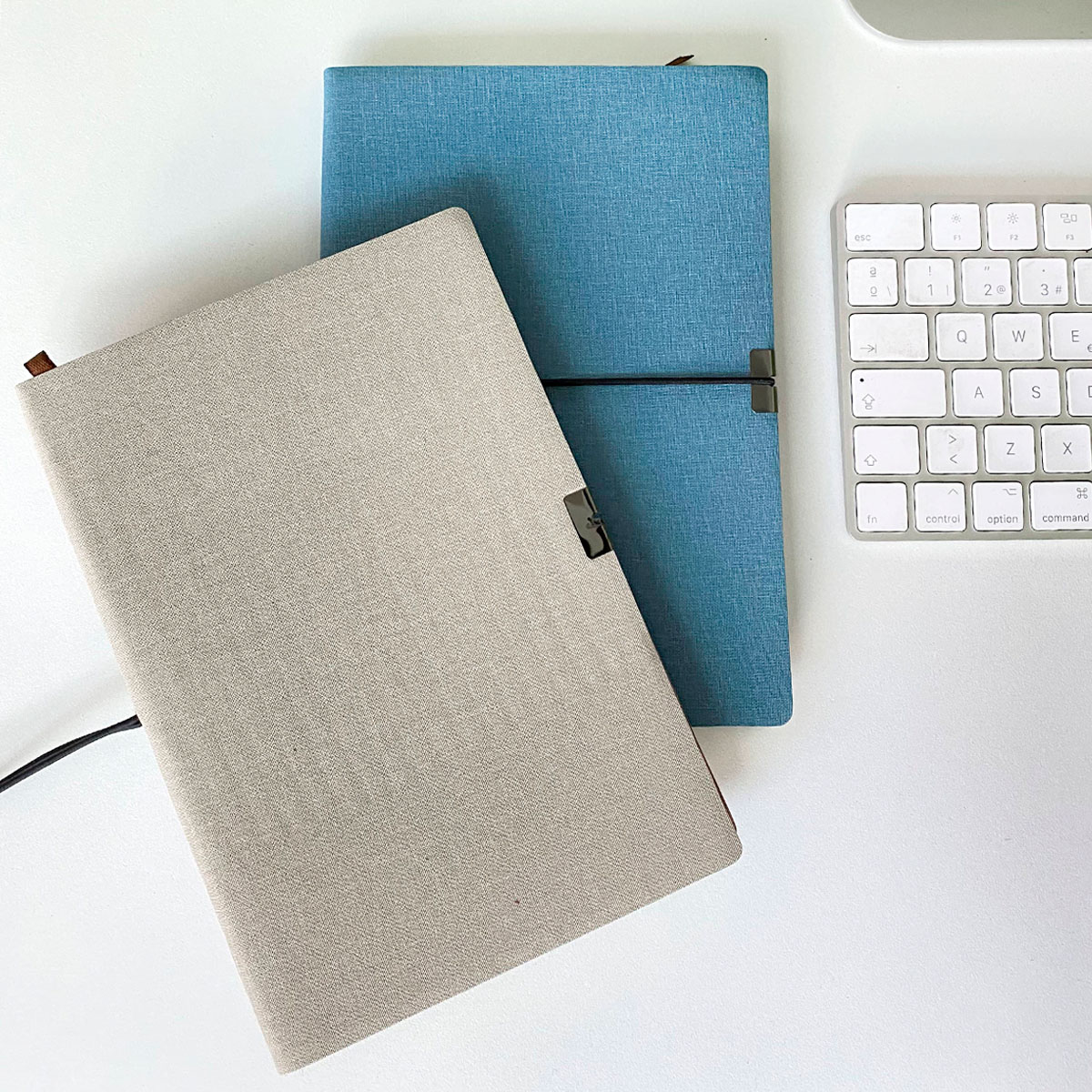 LIBRETA PRADA AZUL (O 090 - POLIURETANO)(F)