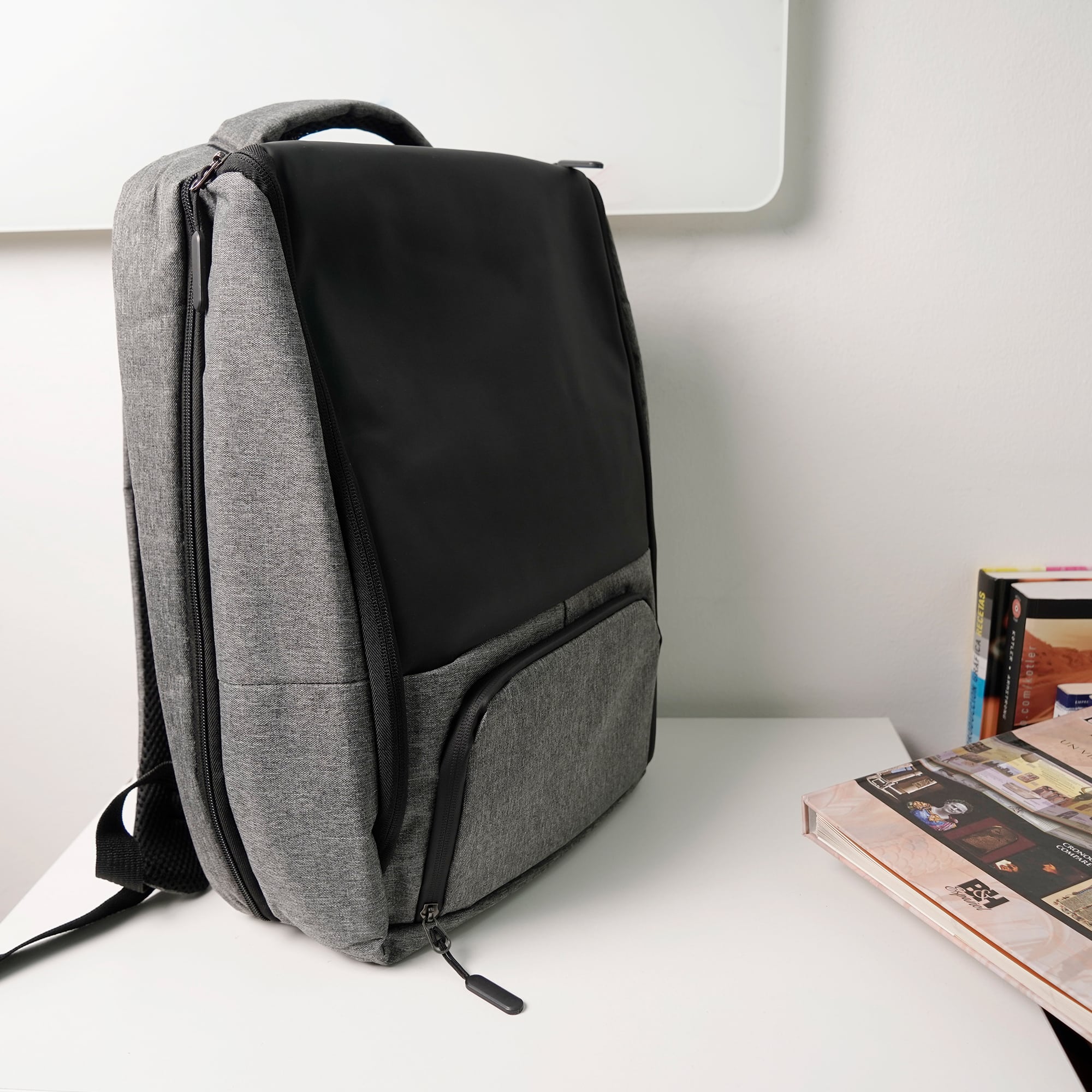 23092021120253_BL084.jpg Mochila Lacross Negro (BL 084 – poliéster/vinipiel)