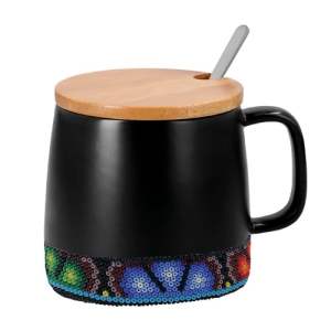 TAZA FRIDA NEGRO (HO 026 HUICHOL - CERÁMICA)