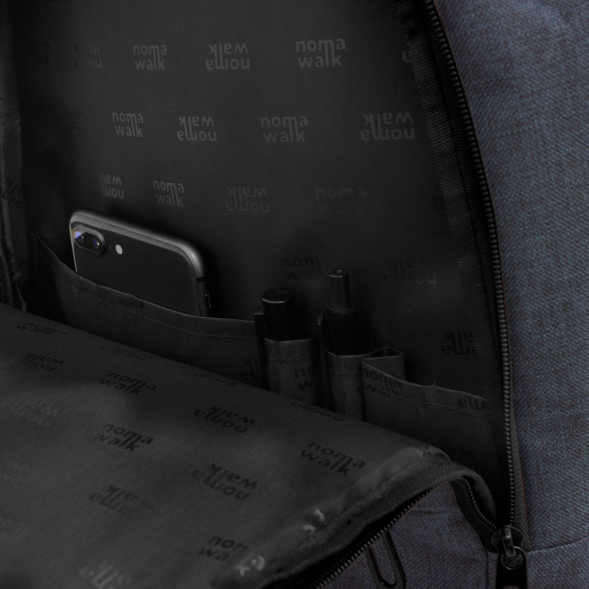 alt-promocional_publicitario_mochila_nomawalk__K13_azul-detalle-2-1.jpg