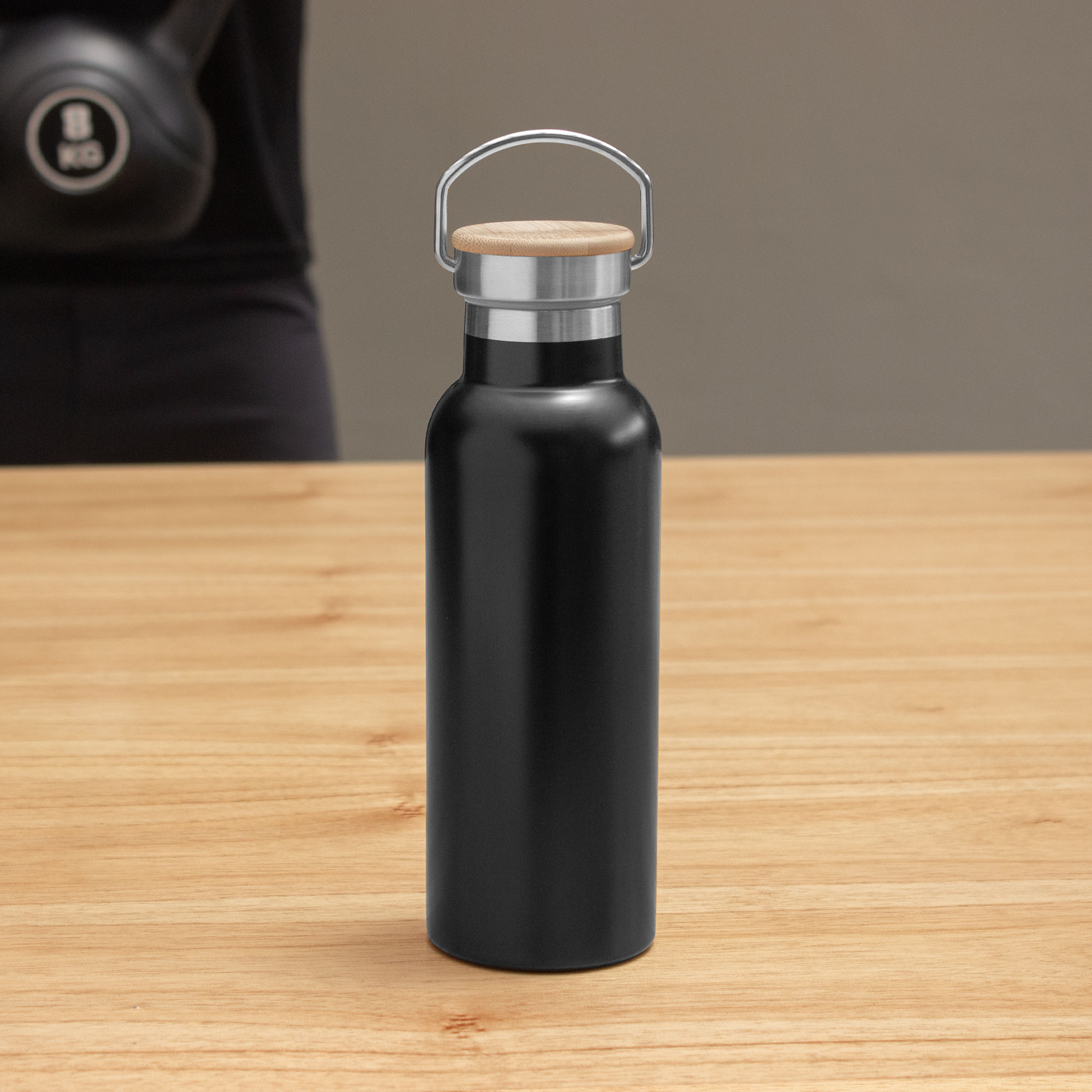 altpromocional_publicitario_botella-Termica-T679_negro-2-contexto-1.jpg