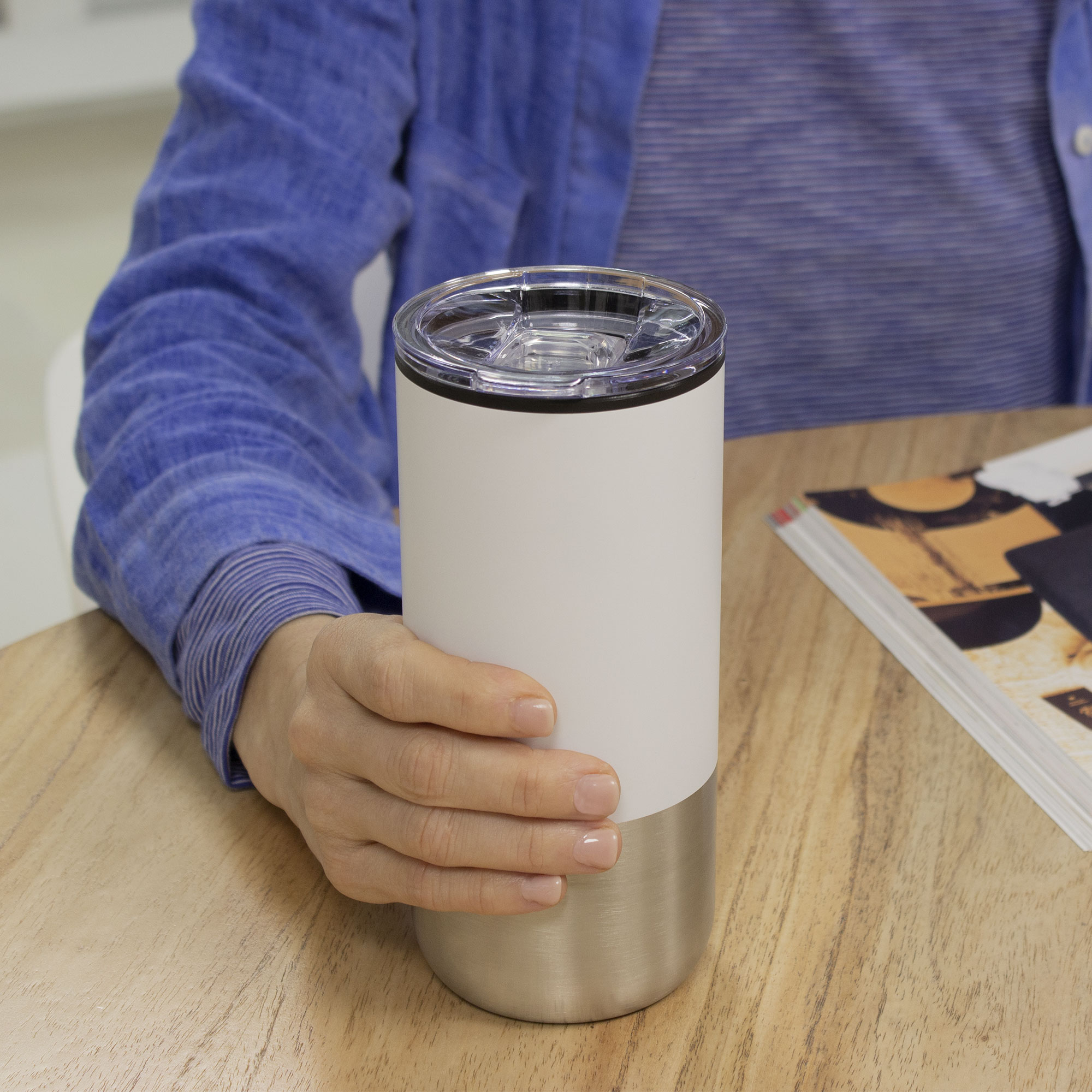 altpromocional_publicitario_mug_T625_blanco_contexto_02-1.jpg