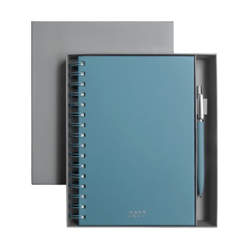 AGSP-027-AC_3 Diaria Agenda Diaria Lette 2027 Azul Cielo AGSP 027 AC Azul Cielo (AGSP027AC – curpiel agenda / metal boligrafo – articulo promocional)