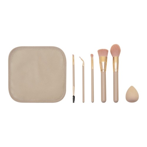DAM-066-BE_3 Brocha Maquillaje Set de Brochas Romina Beige DAM 066 BE Beige (DAM066BE – curpiel y pvc estuche / madera aluminio y nailon brochas / poliester toalla / esponja – articulo promocional)